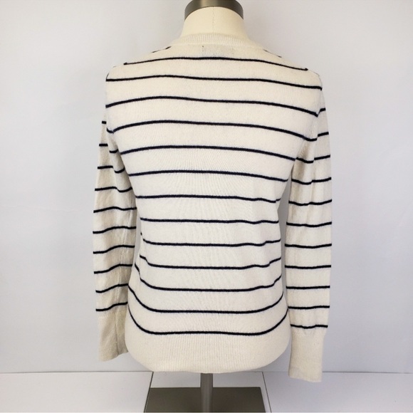 Banana republic sweater with cute lips detail - Picture 2 of 5